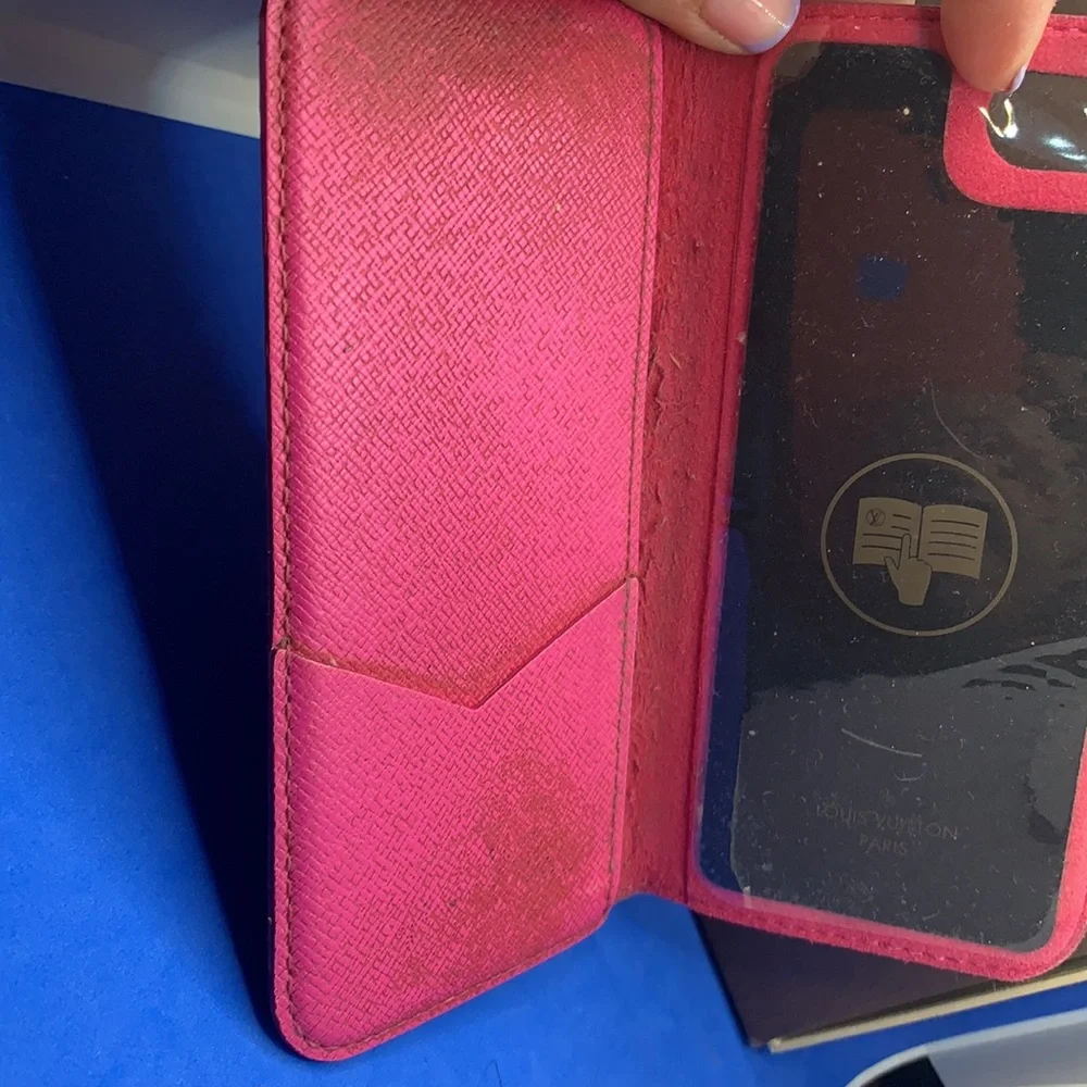 Louis Vuitton monogram iPhone‎ case pink interior 1/5